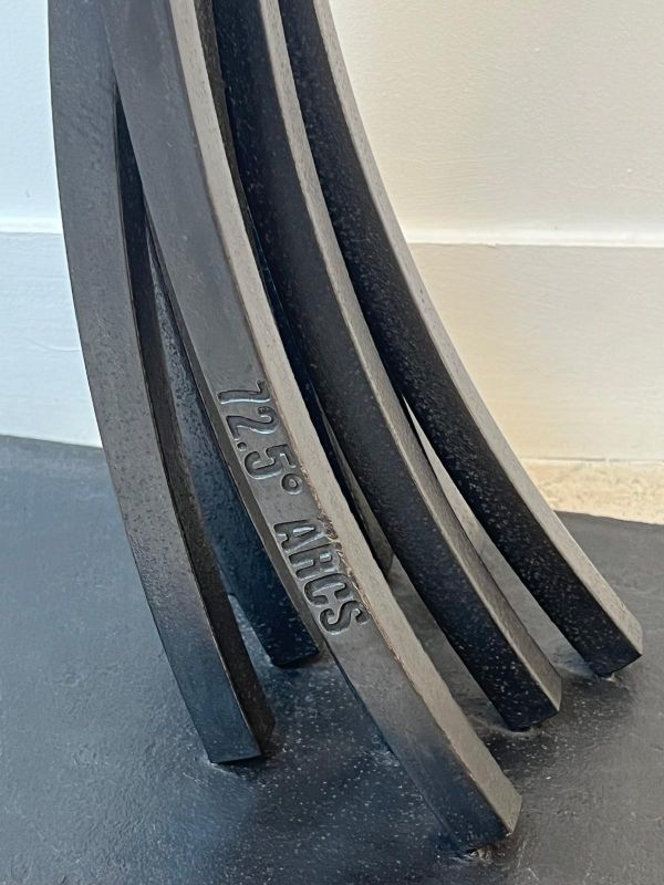 72.5° Arcs (Sculpture) - Bernar VENET