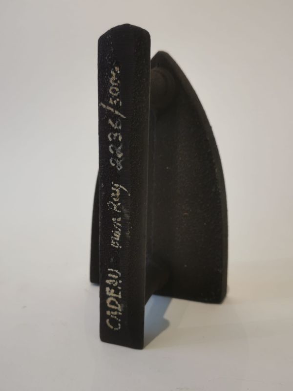 Cadeau (Sculpture) -  MAN RAY