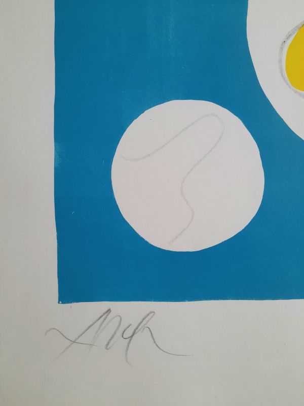 Cinq lunes sur fond bleu (Lithograph) - Hans ARP