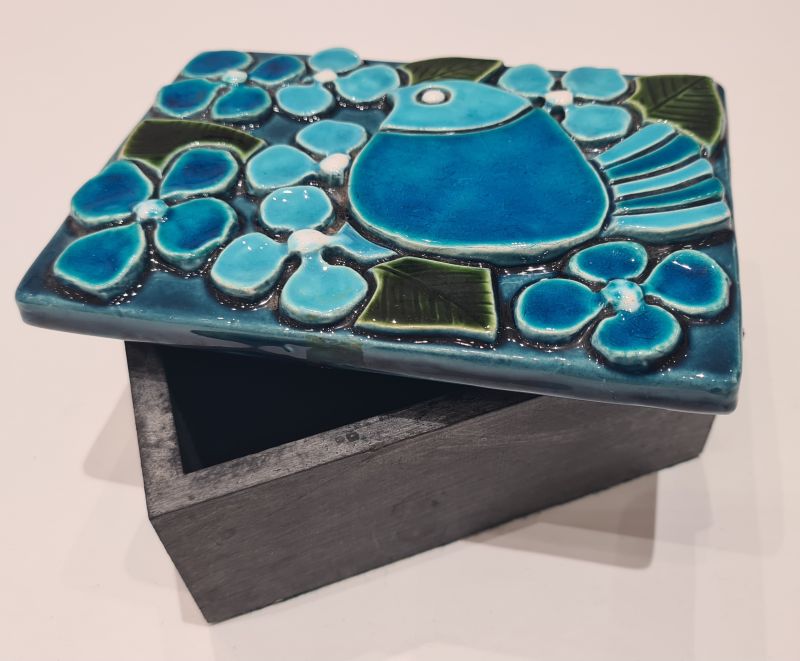 Spatz und Blumen (Keramik) - Mithé ESPELT